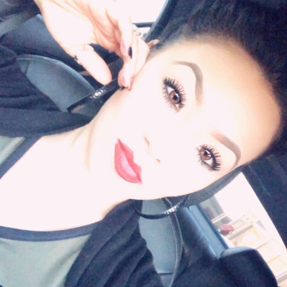 Meet your Posher, Melissa